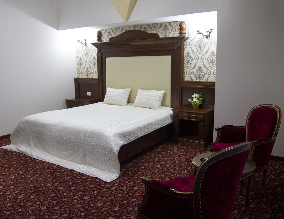 Hotel Giuliano Bragadiru Luaran gambar