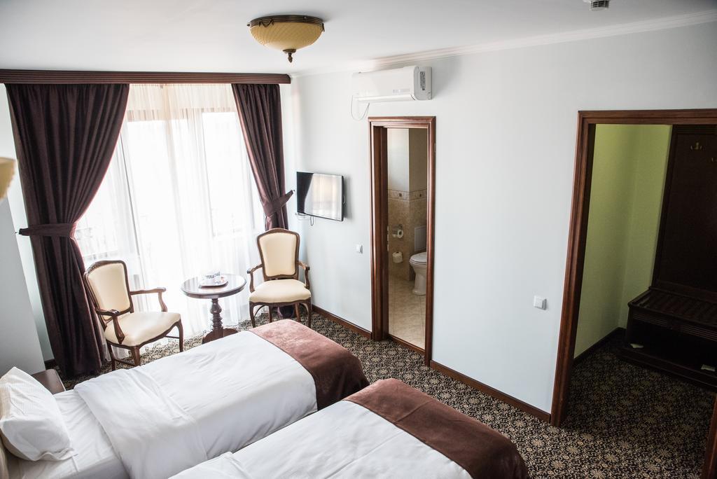 Hotel Giuliano Bragadiru Luaran gambar