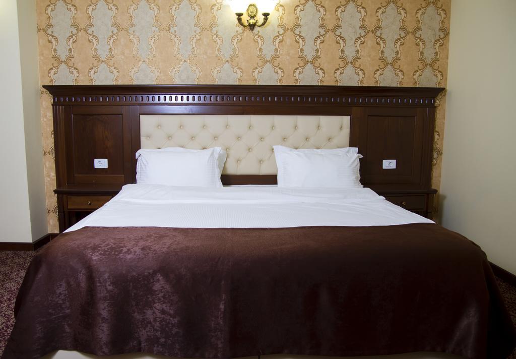 Hotel Giuliano Bragadiru Luaran gambar