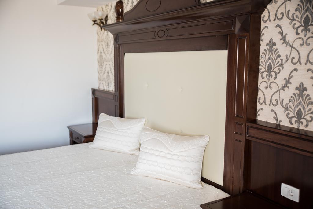 Hotel Giuliano Bragadiru Luaran gambar