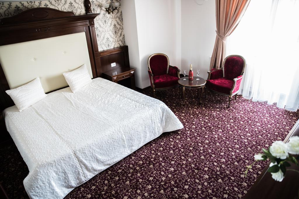Hotel Giuliano Bragadiru Luaran gambar