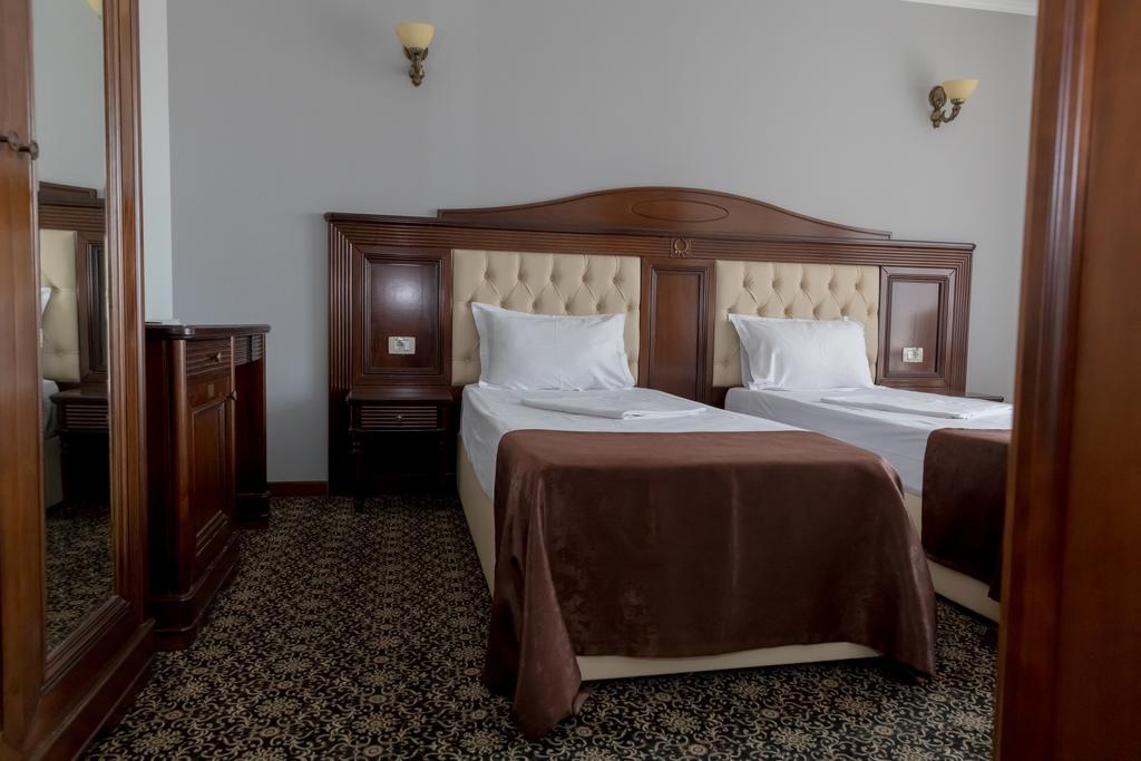Hotel Giuliano Bragadiru Luaran gambar