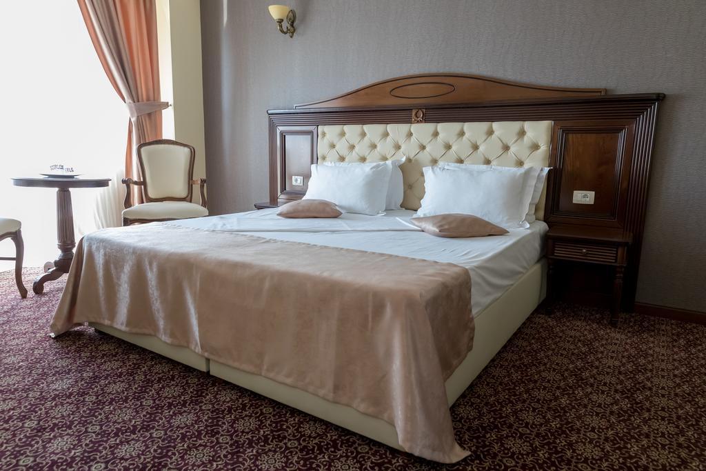 Hotel Giuliano Bragadiru Luaran gambar