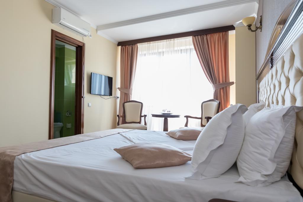 Hotel Giuliano Bragadiru Luaran gambar