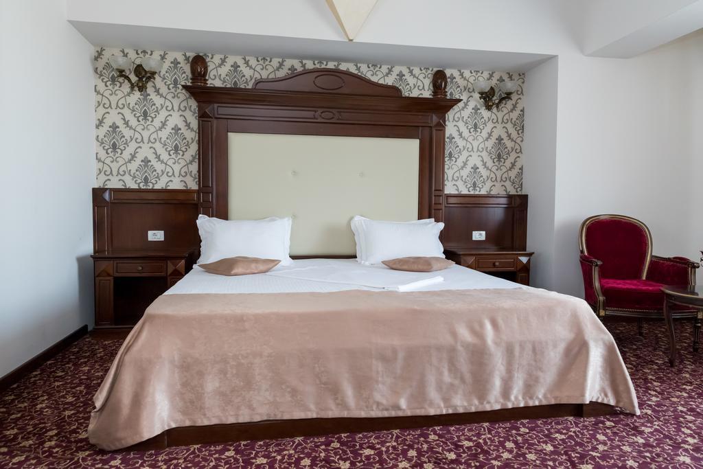 Hotel Giuliano Bragadiru Luaran gambar