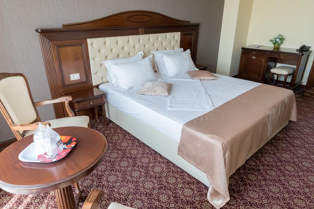 Hotel Giuliano Bragadiru Luaran gambar