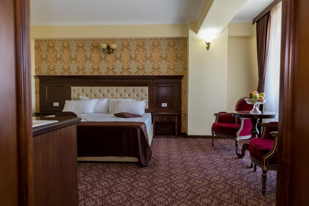 Hotel Giuliano Bragadiru Luaran gambar