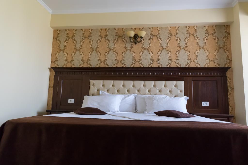 Hotel Giuliano Bragadiru Luaran gambar