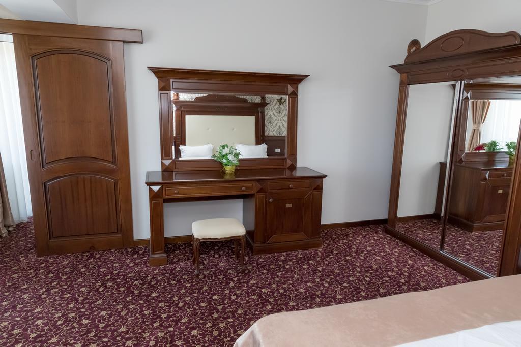 Hotel Giuliano Bragadiru Luaran gambar