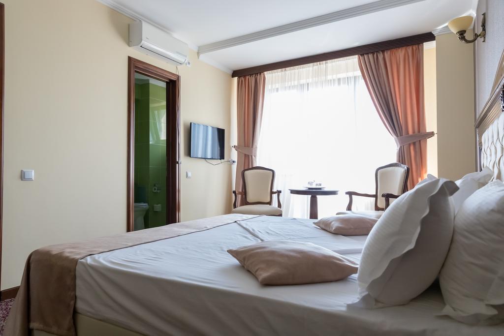 Hotel Giuliano Bragadiru Luaran gambar
