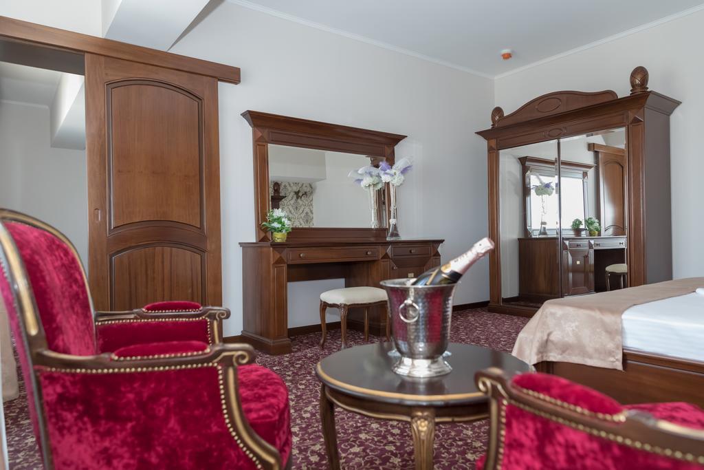 Hotel Giuliano Bragadiru Luaran gambar