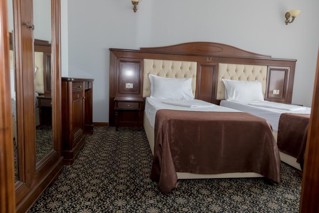 Hotel Giuliano Bragadiru Luaran gambar