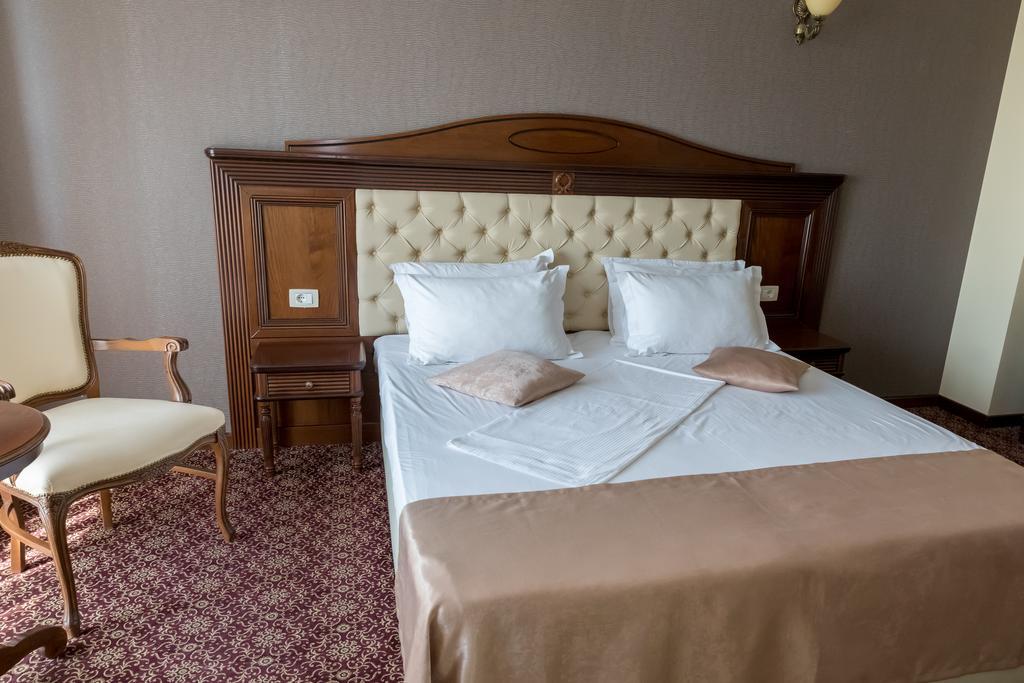 Hotel Giuliano Bragadiru Luaran gambar