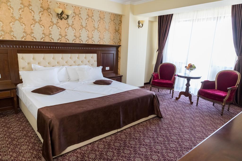 Hotel Giuliano Bragadiru Luaran gambar
